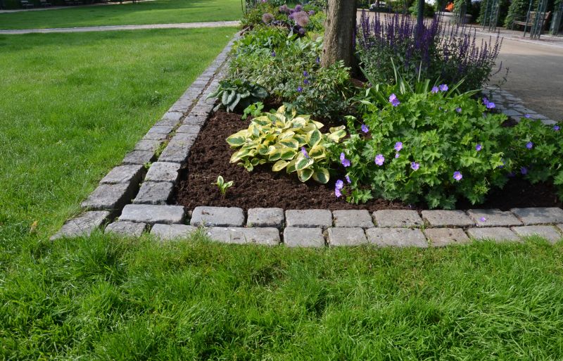 Flower Bed Maintenance in Ventura County, CA